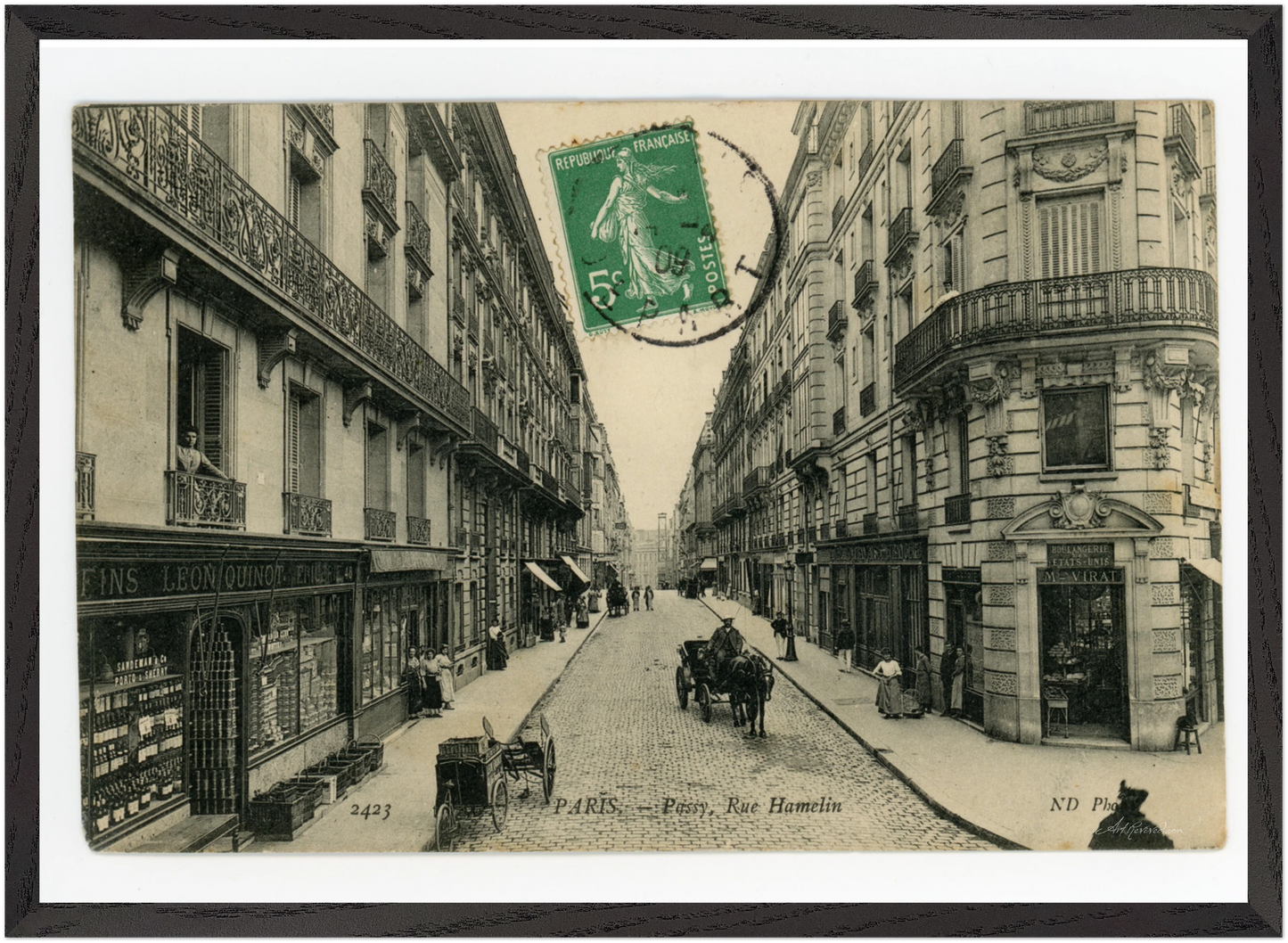 Cobblestone Street in Passy Neighborhood (1909) – Wall Art