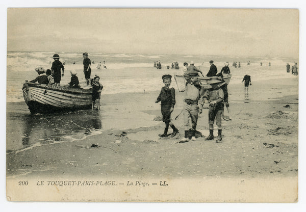 Vintage Wall Art Canvas - Luc-sur-Mer: The Beach at Low Tide (Mailed 1900-1910)