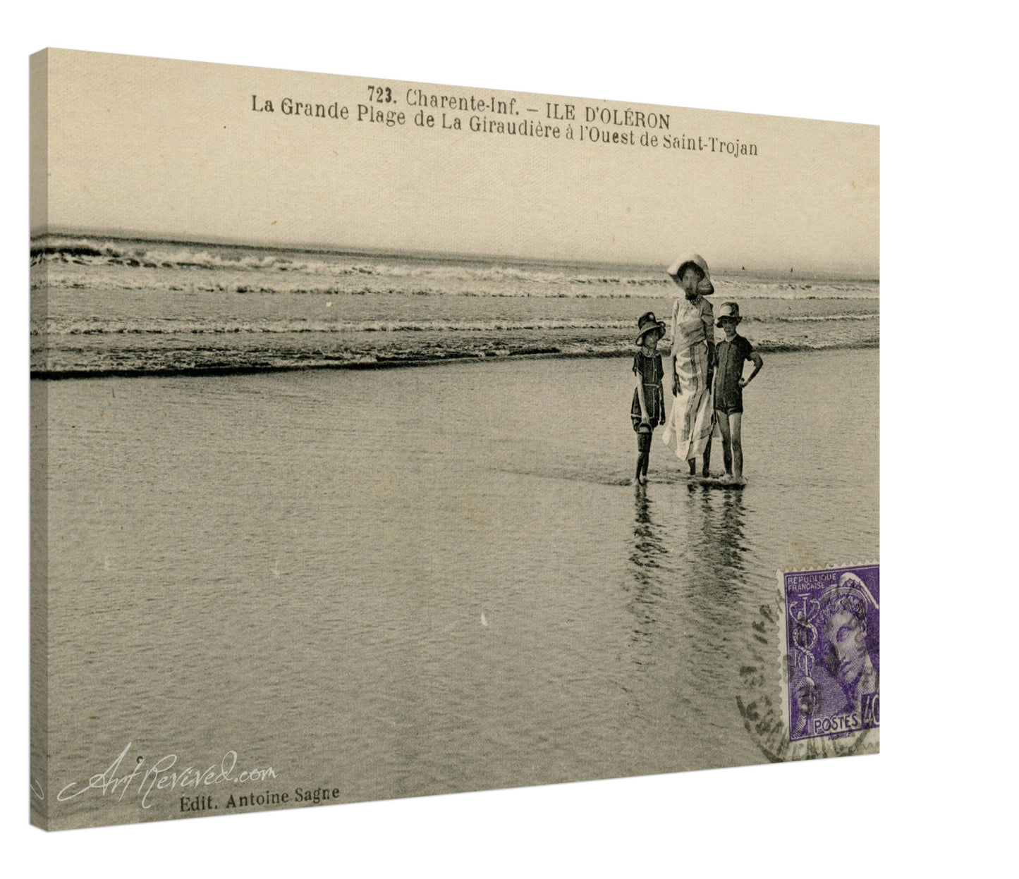 Vintage Wall Art Canvas - Île d'Oléron: Beach Goers (Mailed 1920)